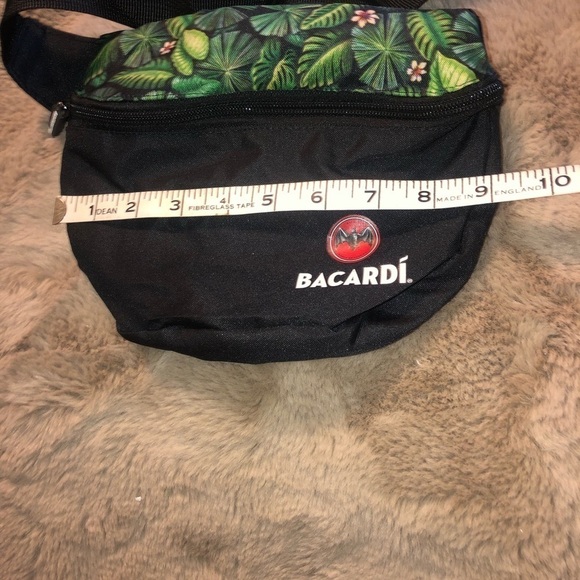 𝅺new Bacardi Tropical Floral Print Fanny Pack Waist Bum Bag Adjustable Strap OS - Picture 8 of 8